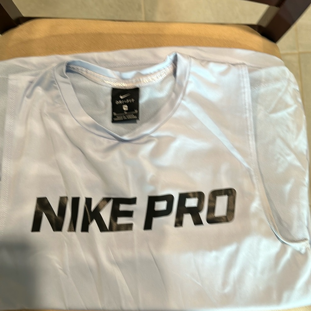 Nike pro workout shirt